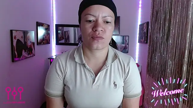 Snapshot of Cristal_w chatting on September 13, 2025, 1:44 pm Cristal w online show from September 13, 2025, 1:44 pm