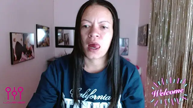 Snapshot of Cristal_w chatting on September 15, 2025, 1:00 pm Cristal w online show from September 15, 2025, 1:00 pm