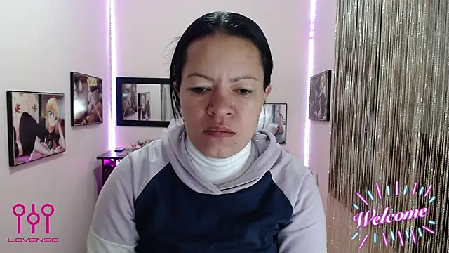 Snapshot of Cristal_w chatting on September 26, 2025, 12:20 pm Cristal w online show from September 26, 2025, 12:20 pm