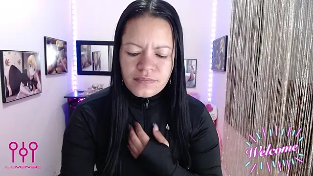 Snapshot of Cristal_w chatting on October 7, 2025, 12:24 pm Cristal w online show from October 7, 2025, 12:24 pm