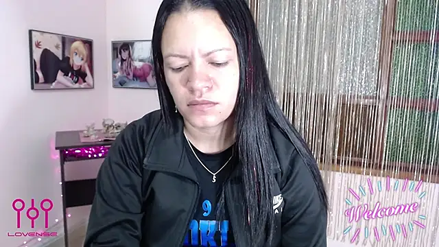 Snapshot of Cristal_w chatting on November 4, 2025, 1:10 pm Cristal w online show from November 4, 2025, 1:10 pm