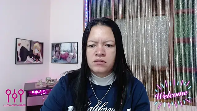 Snapshot of Cristal_w chatting on November 5, 2025, 12:49 pm Cristal w online show from November 5, 2025, 12:49 pm