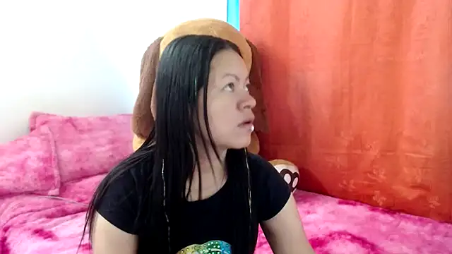 Snapshot of Cristal_w chatting on December 19, 2025, 2:57 pm Cristal w online show from December 19, 2025, 2:57 pm