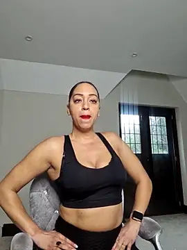 QueenTricks1 online show from February 20, 2026, 12:16 pm