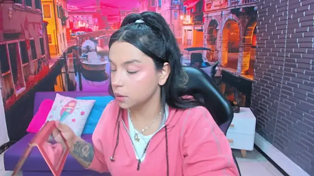 Small naughty  online show from February 8, 2026, 1:03 pm