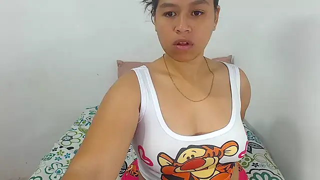 Snapshot of Hazel_donna chatting on April 14, 2026, 11:49 am Hazel donna online show from April 14, 2026, 11:49 am
