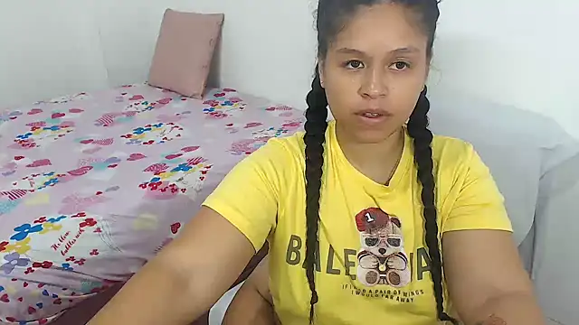 Snapshot of Hazel_donna chatting on May 12, 2026, 2:30 am Hazel donna online show from May 12, 2026, 2:30 am