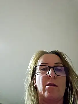 Steffi45 online show from November 12, 2025, 8:19 pm