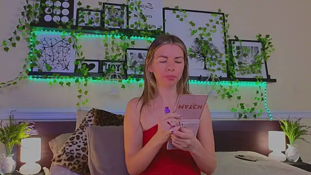 Real Tini online show from March 14, 2025, 4:51 pm