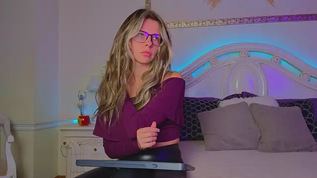 Real Tini online show from October 2, 2025, 5:58 am