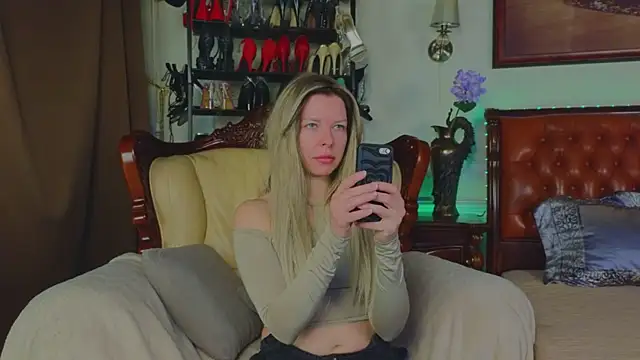 Real Tini online show from March 21, 2026, 7:13 am