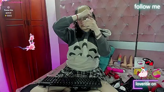 neeko princes online show from December 17, 2025, 12:22 pm