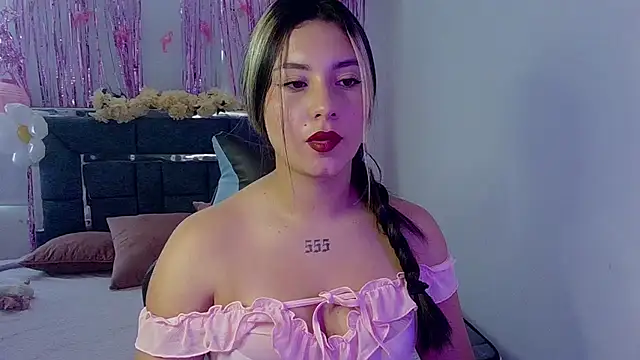 Lia 14  online show from October 1, 2025, 1:17 pm