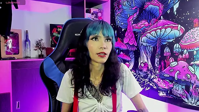 SophieRios online show from April 17, 2026, 3:20 am