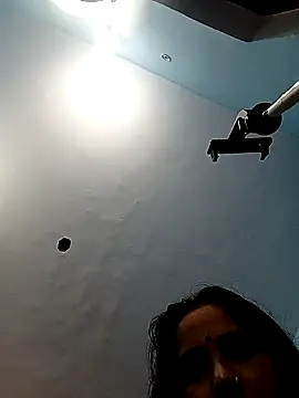 reemacouple007 online show from October 28, 2025, 6:10 pm