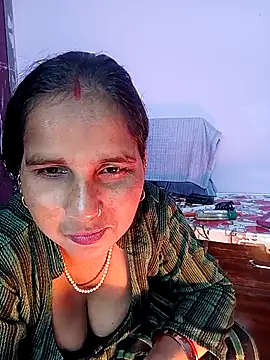 Snapshot of reemacouple007 chatting on January 18, 2026, 8:18 am reemacouple007 online show from January 18, 2026, 8:18 am