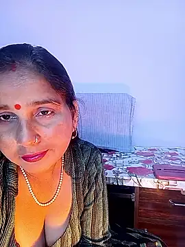 Snapshot of reemacouple007 chatting on January 18, 2026, 8:23 pm reemacouple007 online show from January 18, 2026, 8:23 pm