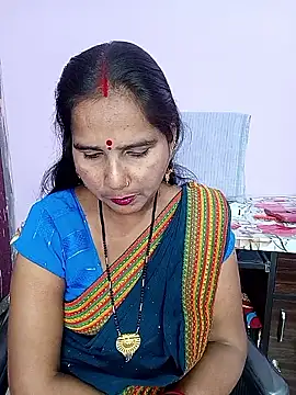 Snapshot of reemacouple007 chatting on February 9, 2026, 8:29 am reemacouple007 online show from February 9, 2026, 8:29 am