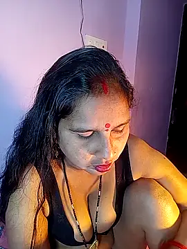 Snapshot of reemacouple007 chatting on February 10, 2026, 7:51 pm reemacouple007 online show from February 10, 2026, 7:51 pm