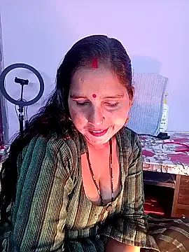 Snapshot of reemacouple007 chatting on February 11, 2026, 8:08 am reemacouple007 online show from February 11, 2026, 8:08 am