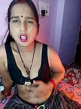 Snapshot of reemacouple007 chatting on February 13, 2026, 5:31 pm reemacouple007 online show from February 13, 2026, 5:31 pm