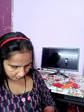 Snapshot of reemacouple007 chatting on February 15, 2026, 8:46 am reemacouple007 online show from February 15, 2026, 8:46 am