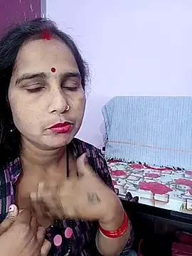 Snapshot of reemacouple007 chatting on February 16, 2026, 4:52 am reemacouple007 online show from February 16, 2026, 4:52 am