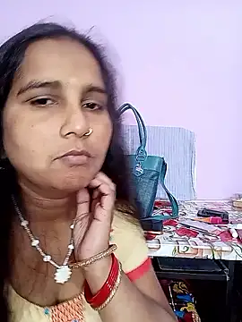 Snapshot of reemacouple007 chatting on February 19, 2026, 6:31 am reemacouple007 online show from February 19, 2026, 6:31 am