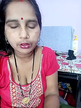 Snapshot of reemacouple007 chatting on February 25, 2026, 5:22 pm reemacouple007 online show from February 25, 2026, 5:22 pm