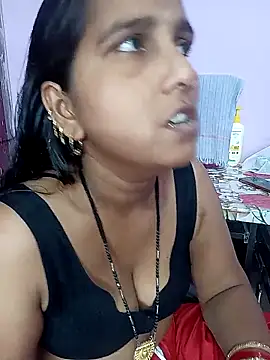 Snapshot of reemacouple007 chatting on March 1, 2026, 8:38 am reemacouple007 online show from March 1, 2026, 8:38 am