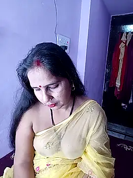 Snapshot of reemacouple007 chatting on March 6, 2026, 8:27 pm reemacouple007 online show from March 6, 2026, 8:27 pm