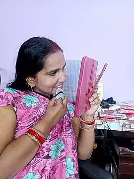 Snapshot of reemacouple007 chatting on March 9, 2026, 6:06 am reemacouple007 online show from March 9, 2026, 6:06 am