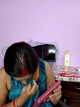 Snapshot of reemacouple007 chatting on March 13, 2026, 8:21 am reemacouple007 online show from March 13, 2026, 8:21 am