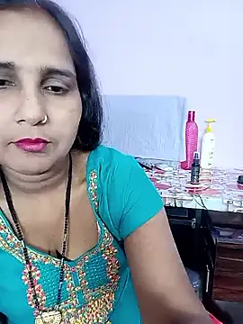 Snapshot of reemacouple007 chatting on March 16, 2026, 7:01 am reemacouple007 online show from March 16, 2026, 7:01 am