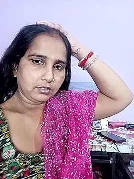 Snapshot of reemacouple007 chatting on March 17, 2026, 8:06 am reemacouple007 online show from March 17, 2026, 8:06 am