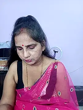 Snapshot of reemacouple007 chatting on April 2, 2026, 8:06 pm reemacouple007 online show from April 2, 2026, 8:06 pm