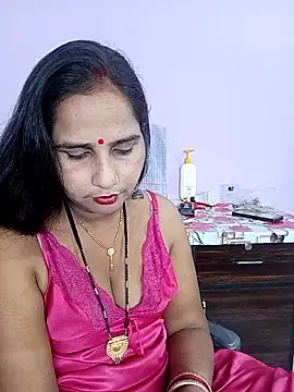 Snapshot of reemacouple007 chatting on April 6, 2026, 4:46 am reemacouple007 online show from April 6, 2026, 4:46 am