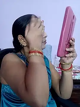 Snapshot of reemacouple007 chatting on April 14, 2026, 5:57 am reemacouple007 online show from April 14, 2026, 5:57 am