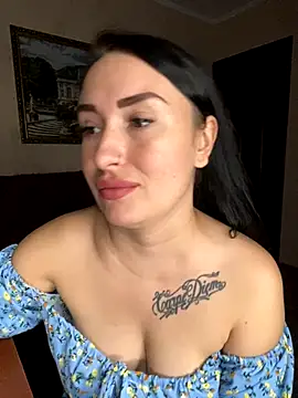 Roxana Bell online show from September 29, 2025, 5:51 pm