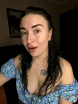 Roxana Bell online show from November 25, 2025, 8:31 pm