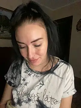 Roxana Bell online show from June 3, 2026, 6:35 pm