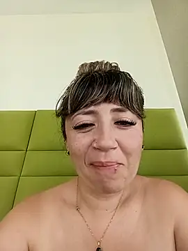 Snapshot of tata_laima__ chatting on April 24, 2026, 1:57 pm tata laima online show from April 24, 2026, 1:57 pm