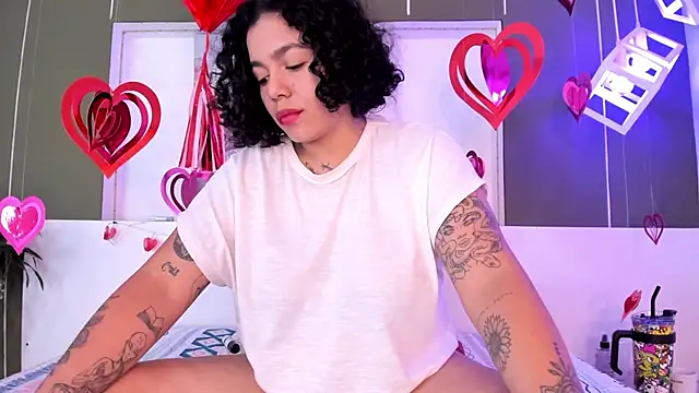 Snapshot of Alexxxholy chatting on February 15, 2025, 8:22 pm Alexxxholy online show from February 15, 2025, 8:22 pm