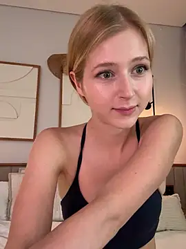 LunaRase online show from January 14, 2026, 6:19 am