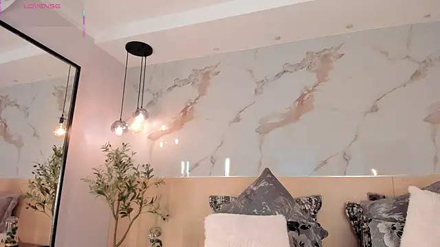 SteffanyBeck online show from February 27, 2026, 12:05 pm