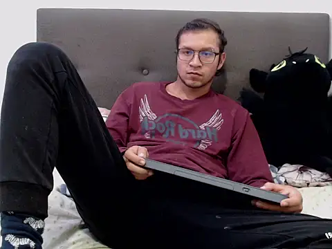 Snapshot of andy_loverxx chatting on February 14, 2026, 5:48 am andy loverxx online show from February 14, 2026, 5:48 am