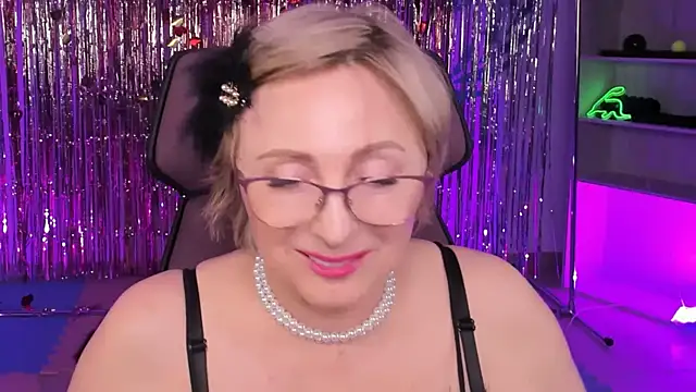 sugar vivien online show from March 19, 2025, 3:29 pm