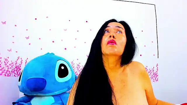 Snapshot of HorniestMilf chatting on July 4, 2026, 9:32 pm HorniestMilf online show from July 4, 2026, 9:32 pm