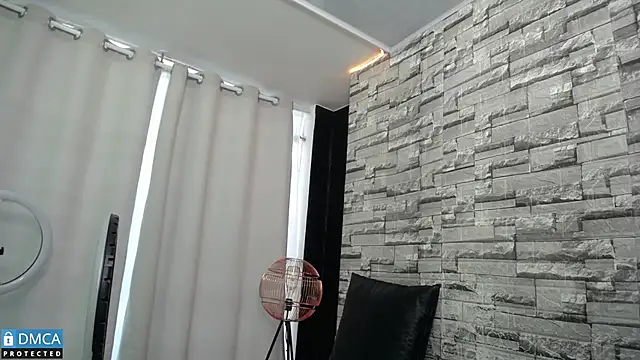 BellaOdisea online show from March 17, 2025, 5:16 pm