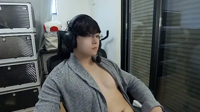 Tkcqcc online show from November 25, 2025, 3:50 am